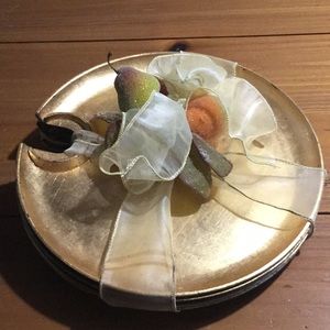 4 buffet plates ready for gift giving.